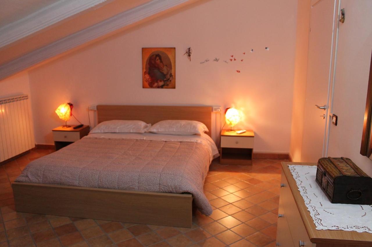 Mansarda Viti - Sguardo Su Frontone - Apartment Ngoại thất bức ảnh
