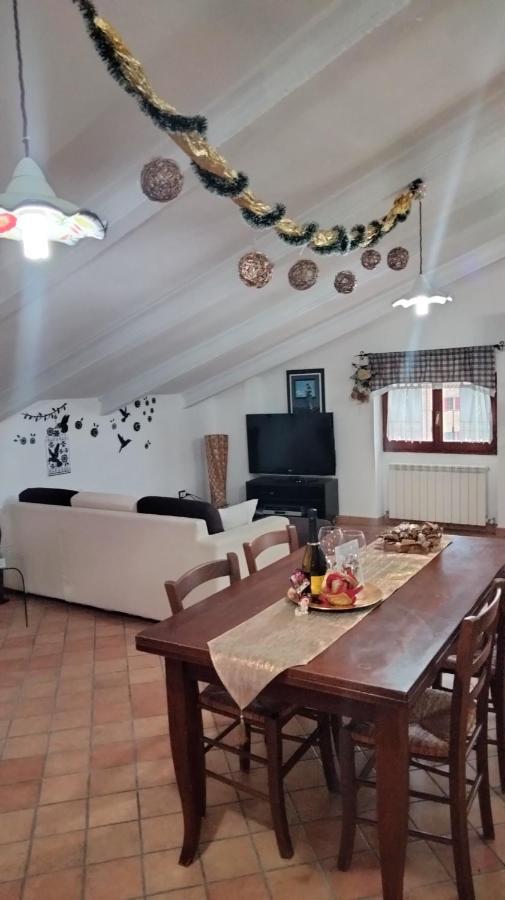 Mansarda Viti - Sguardo Su Frontone - Apartment Ngoại thất bức ảnh