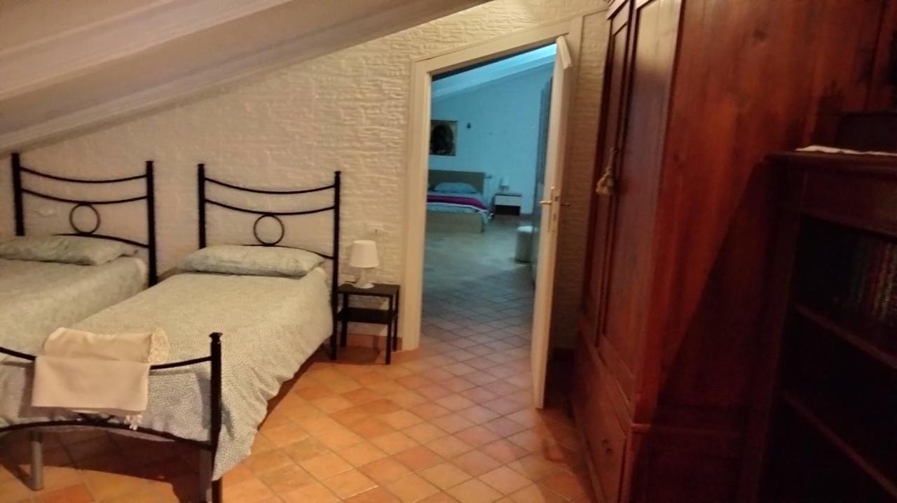 Mansarda Viti - Sguardo Su Frontone - Apartment Ngoại thất bức ảnh